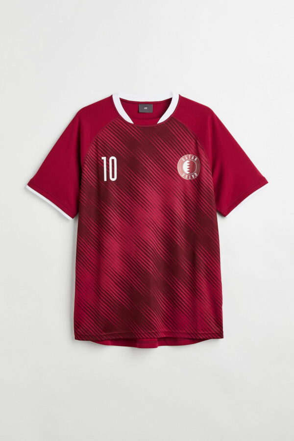 قميص كرة القدم منتخب قطر من اتش اند ام